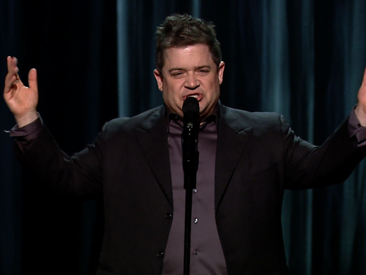 Известный актер Пэттон Освальт