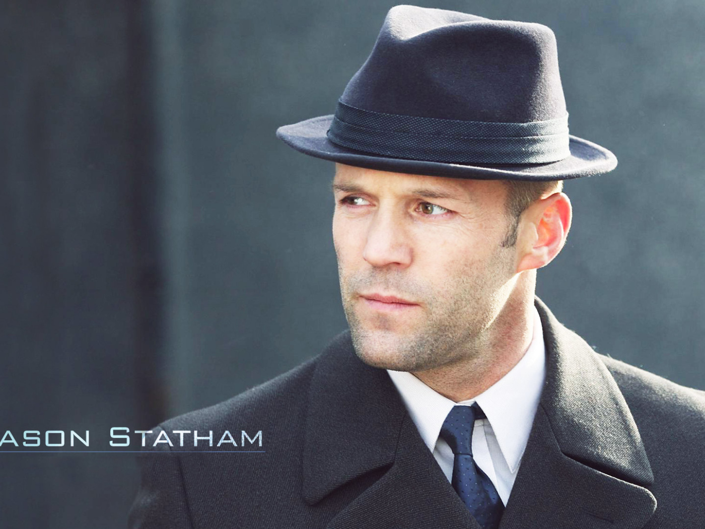 Джейсон Стейтен в черной шляпе