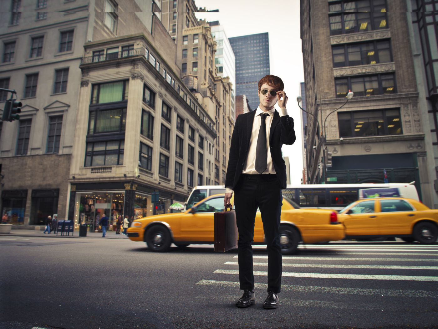 Парень с портфелем