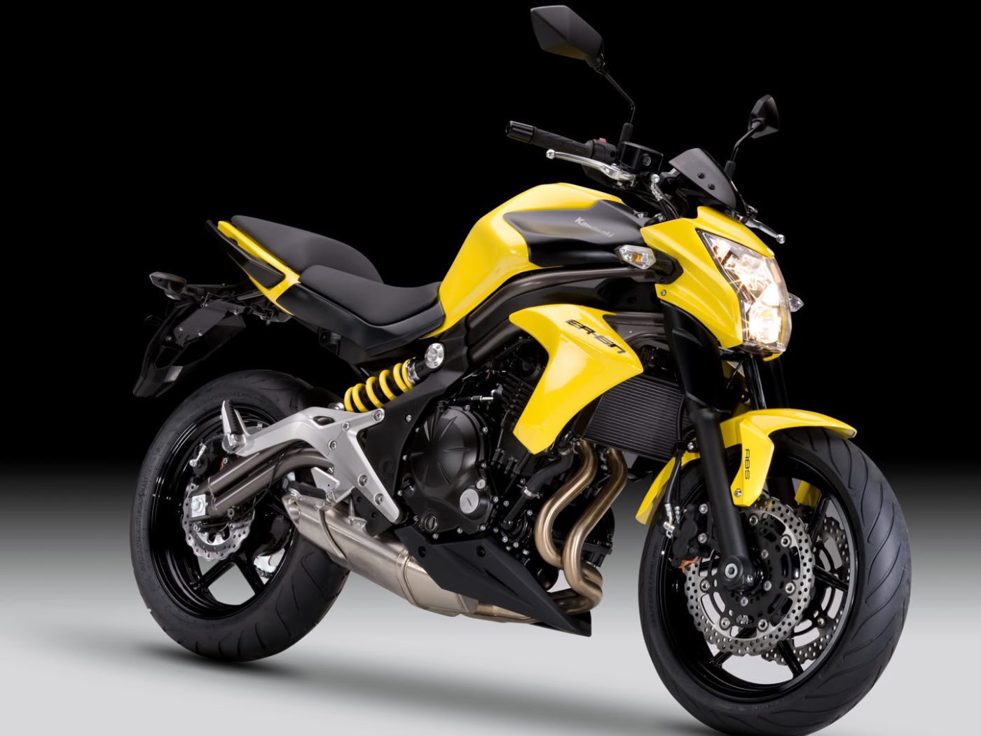 Красивый мотоцикл Kawasaki ER-6n