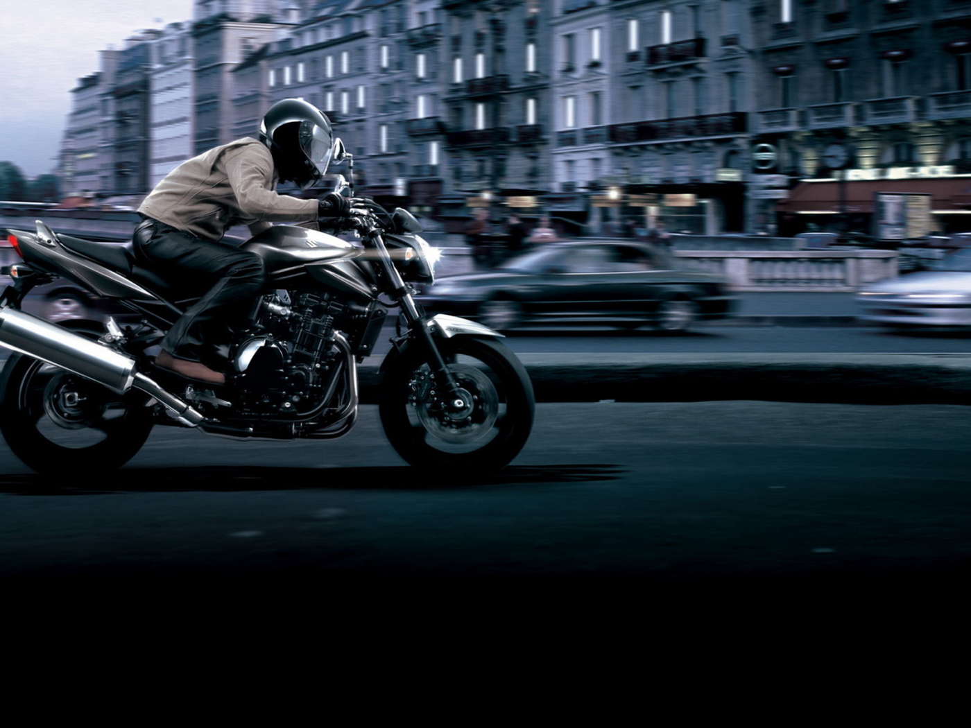 Красивый мотоцикл Suzuki  GSF 650