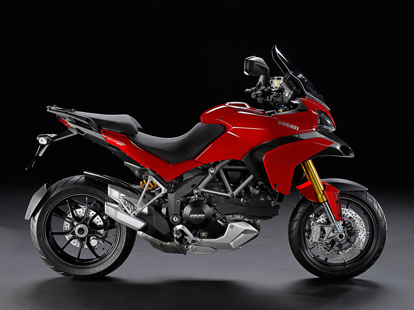 Красивый мотоцикл в москве Ducati Multistrada 1200