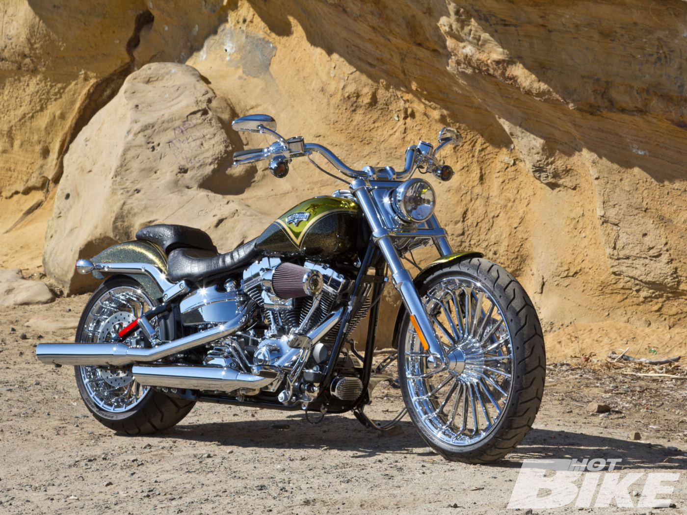 Красивый мотоцикл в москве Harley-Davidson CVO Road King