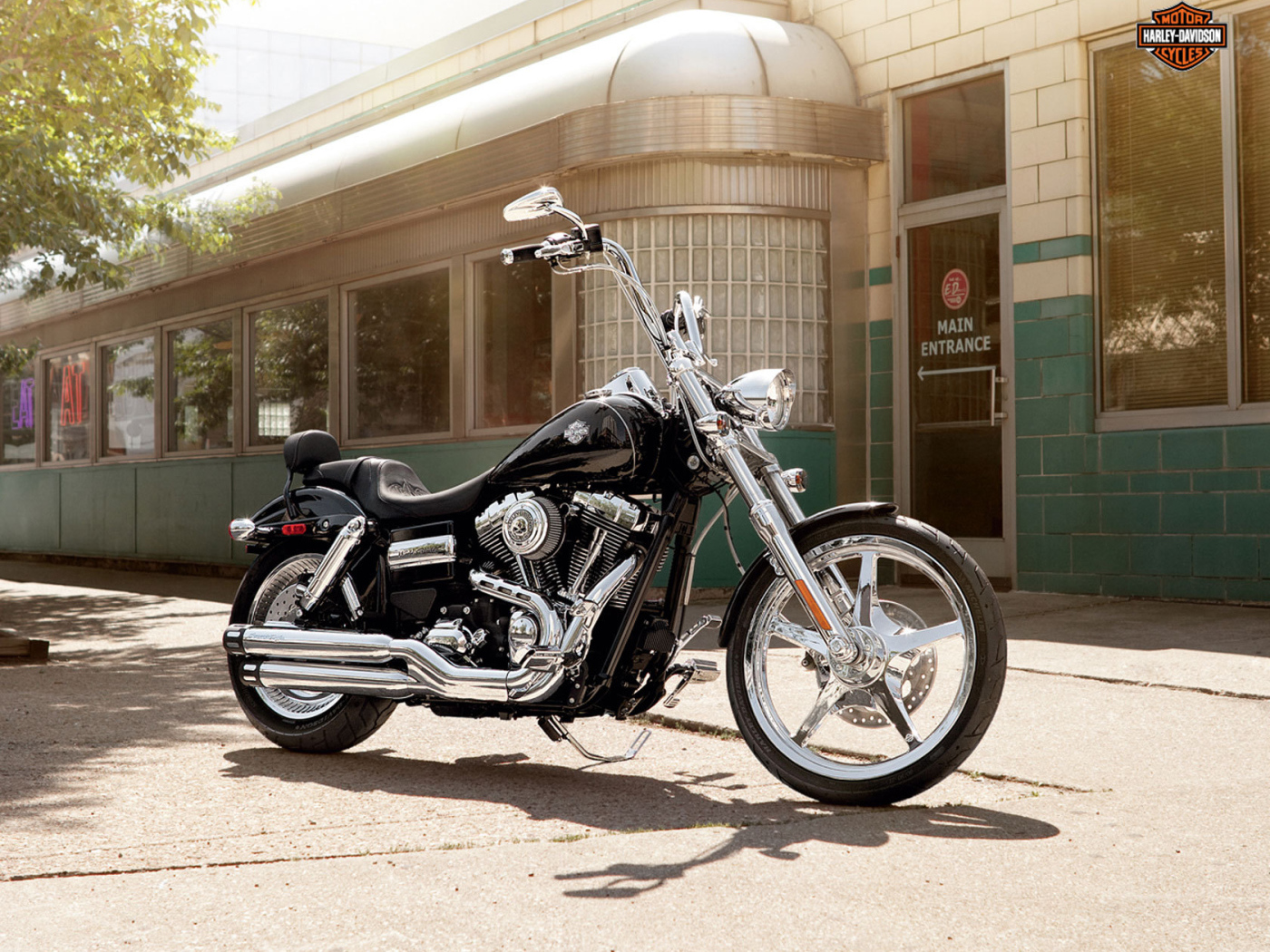 Красивый мотоцикл в москве Harley-Davidson Dyna Switchback