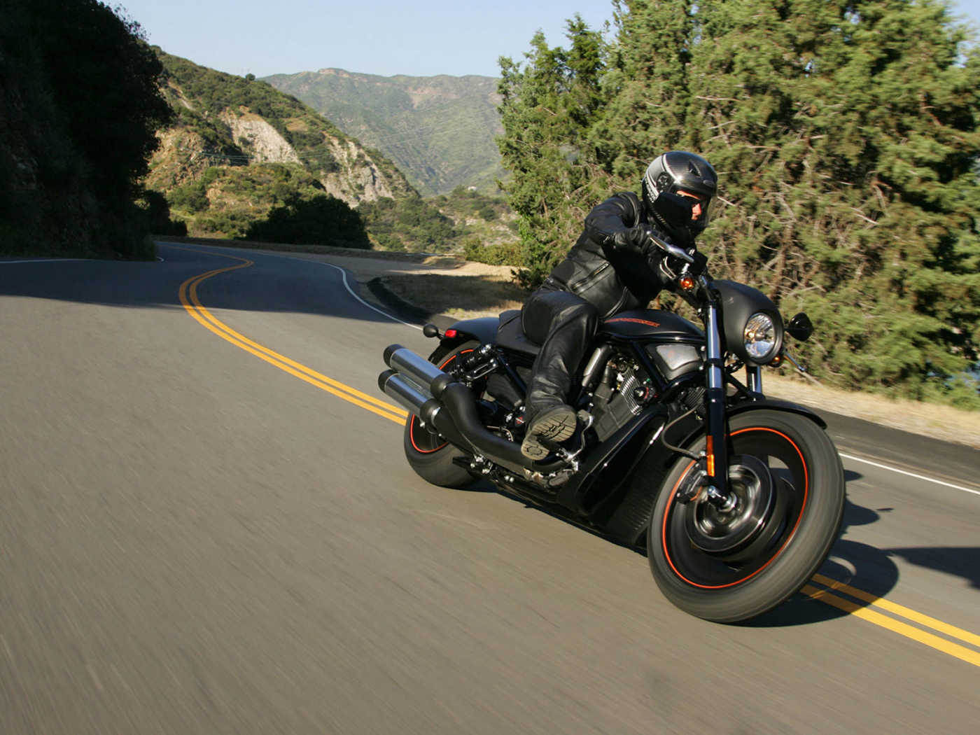 Красивый мотоцикл в москве Harley-Davidson Night Rod Special