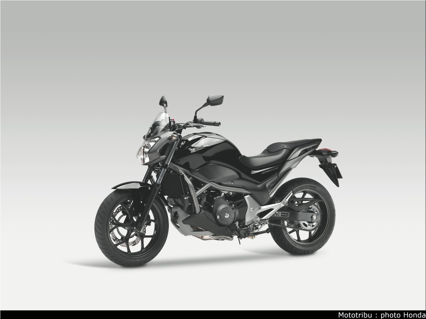 Красивый мотоцикл в москве Honda NC 700 S