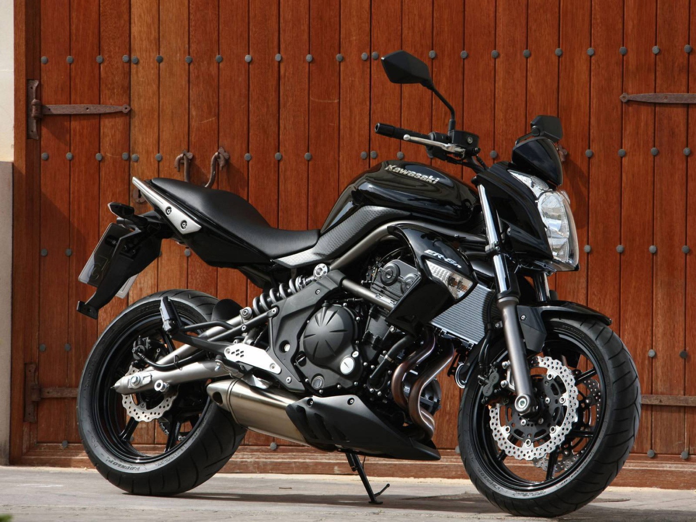 Красивый мотоцикл в москве Kawasaki ER-6n