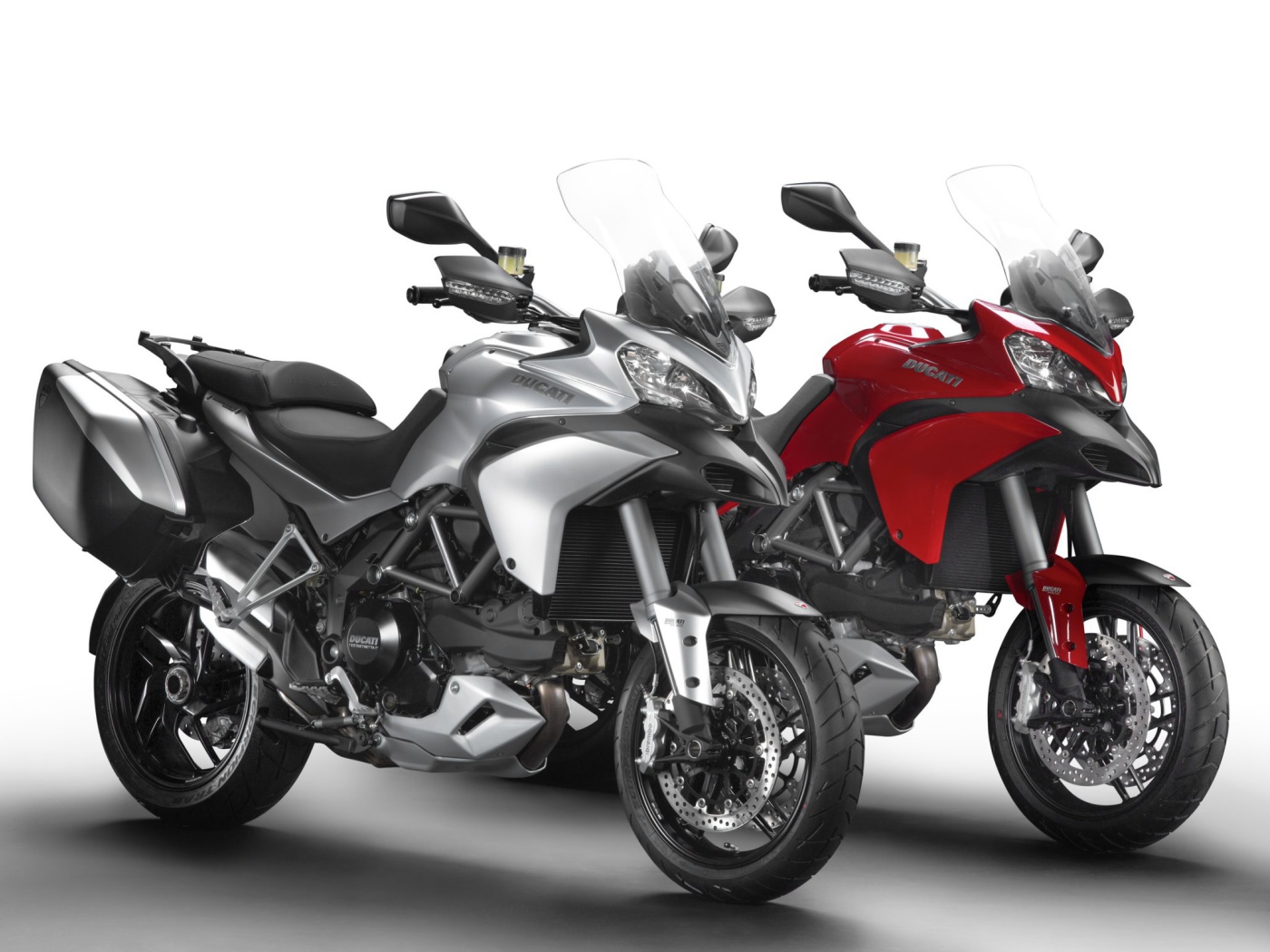 Мотоцикл модели Ducati Multistrada 1200 S Granturismo