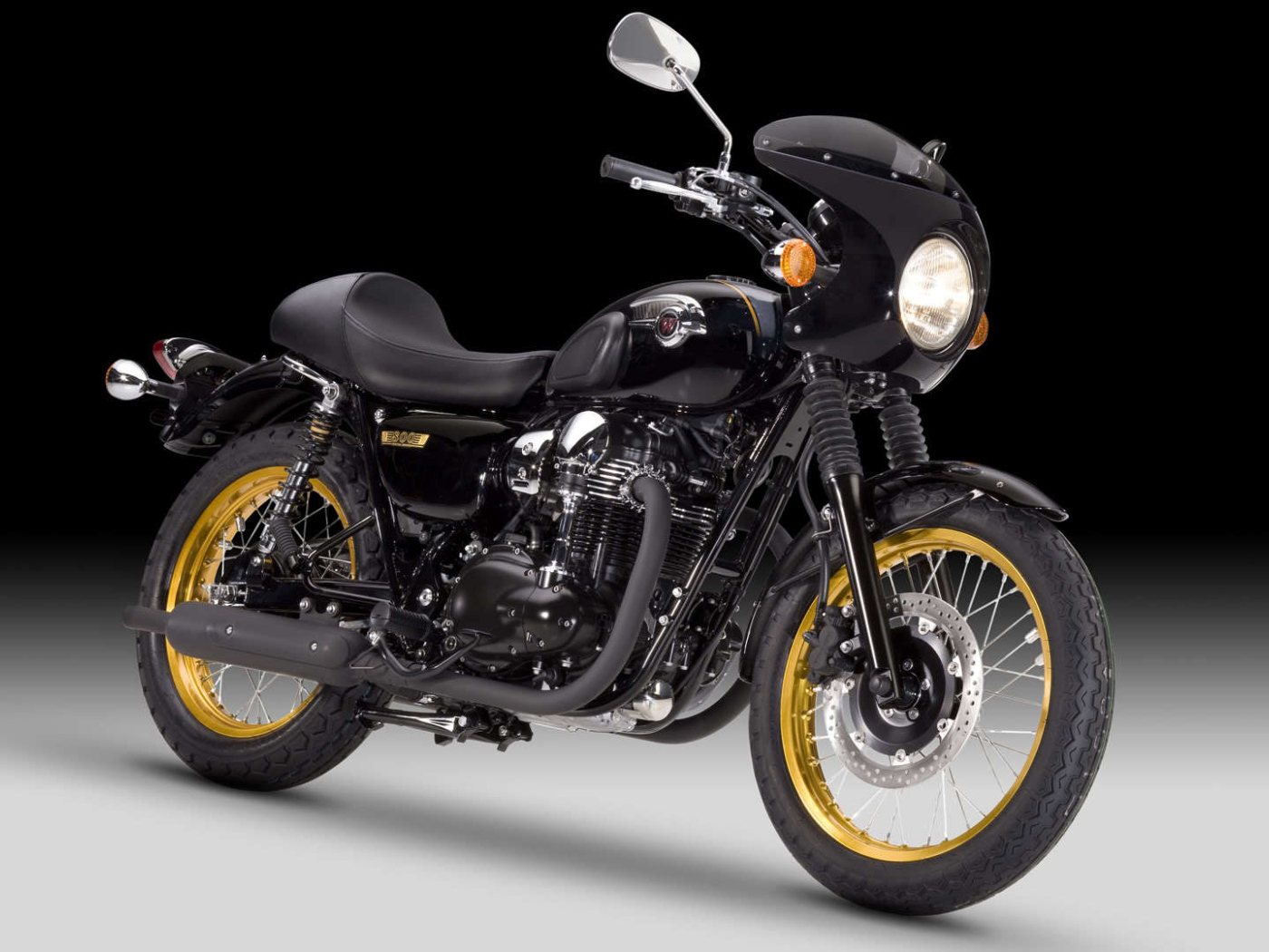 Быстрый мотоцикл Kawasaki W 800