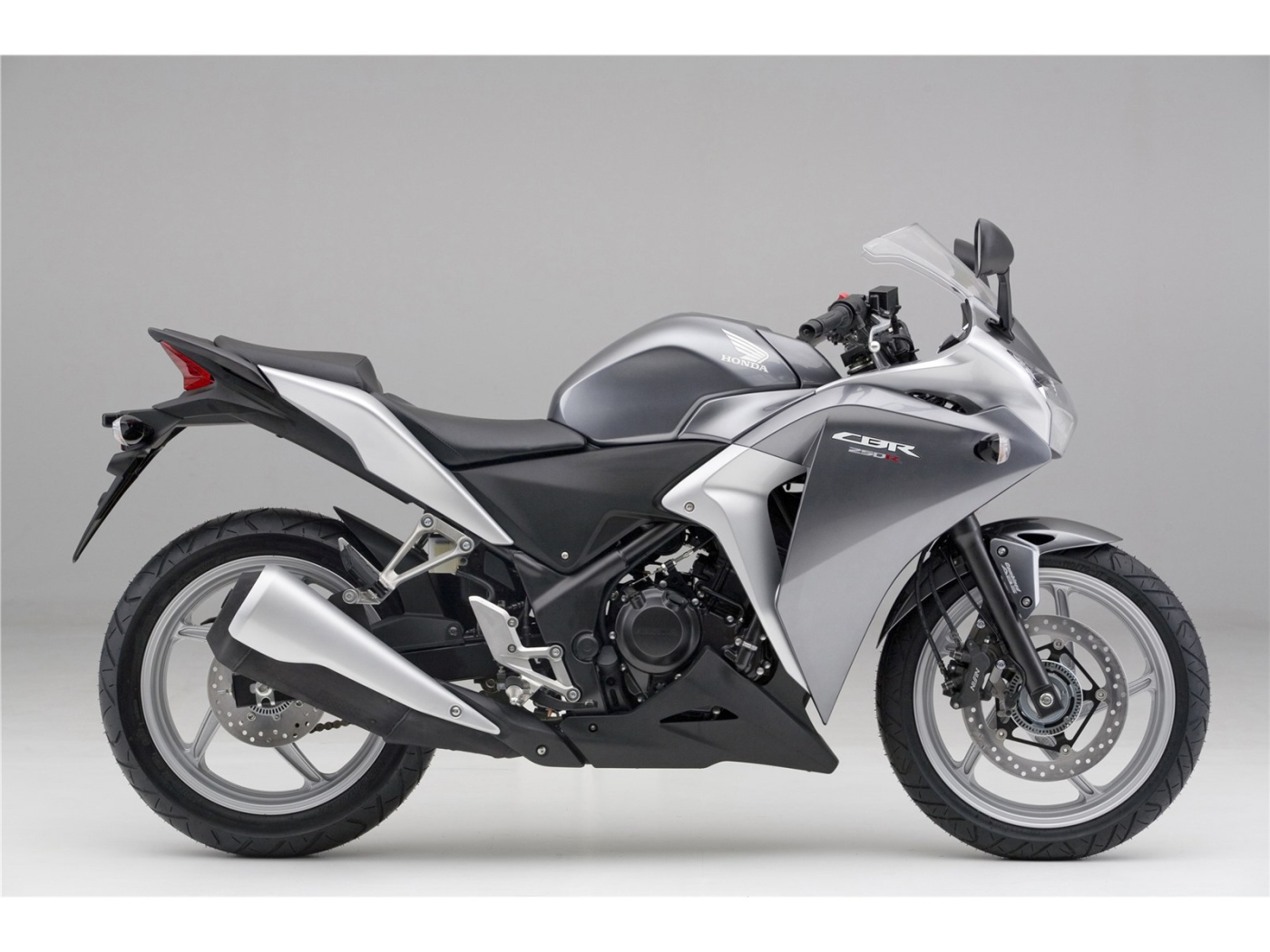 Невероятный мотоцикл Honda CBR 250 R