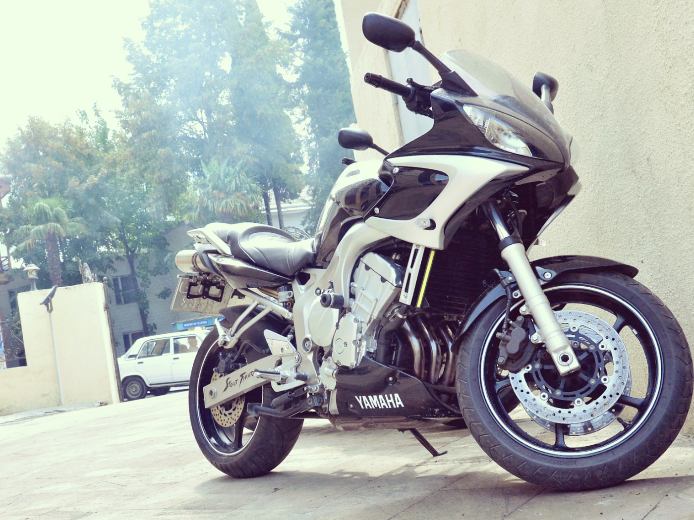 Современный мотоцикл Yamaha