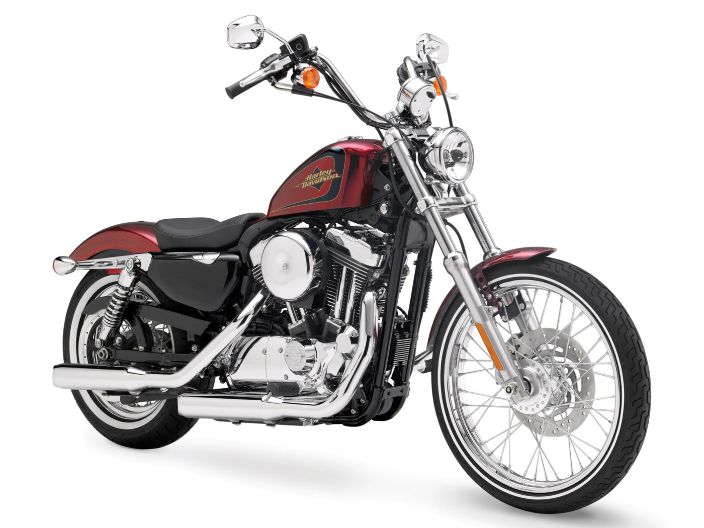 Мотоцикл модели Harley-Davidson XL 1200V Sportster Seventy-Two