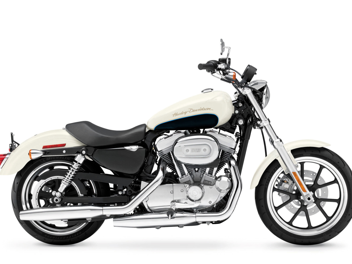 Мотоцикл модели Harley-Davidson XL 883L Sportster