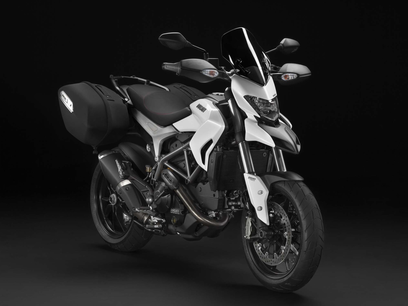 Новый мотоцикл Ducati Hyperstrada