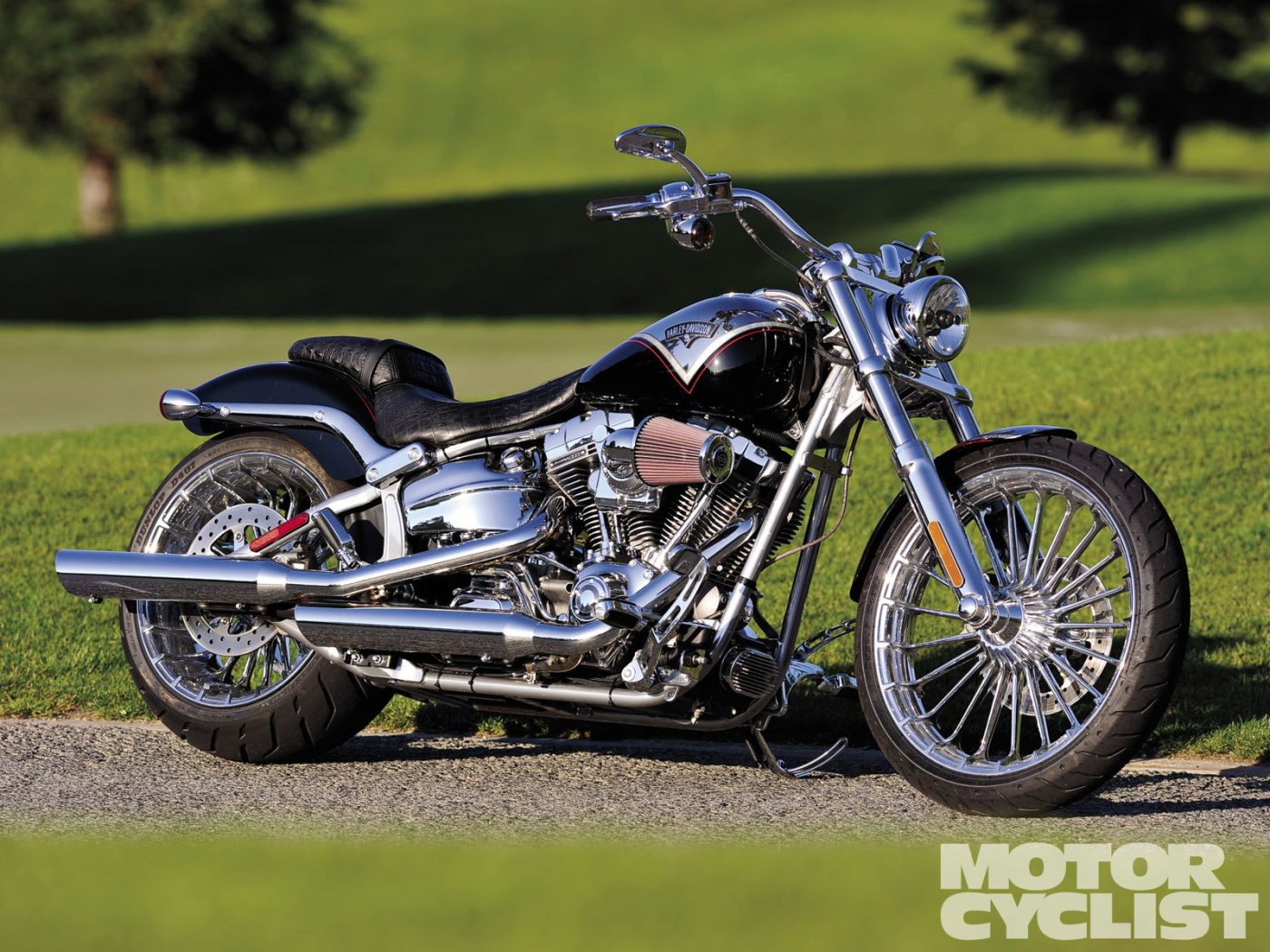Новый мотоцикл Harley-Davidson CVO Breakout