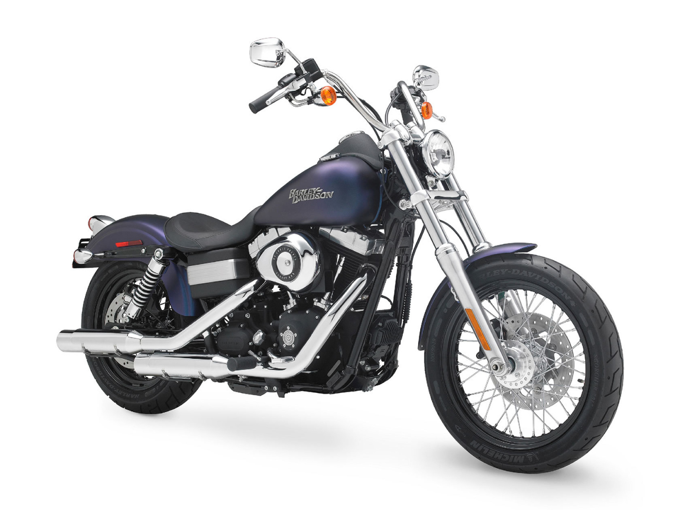 Новый мотоцикл Harley-Davidson Dyna Street Bob
