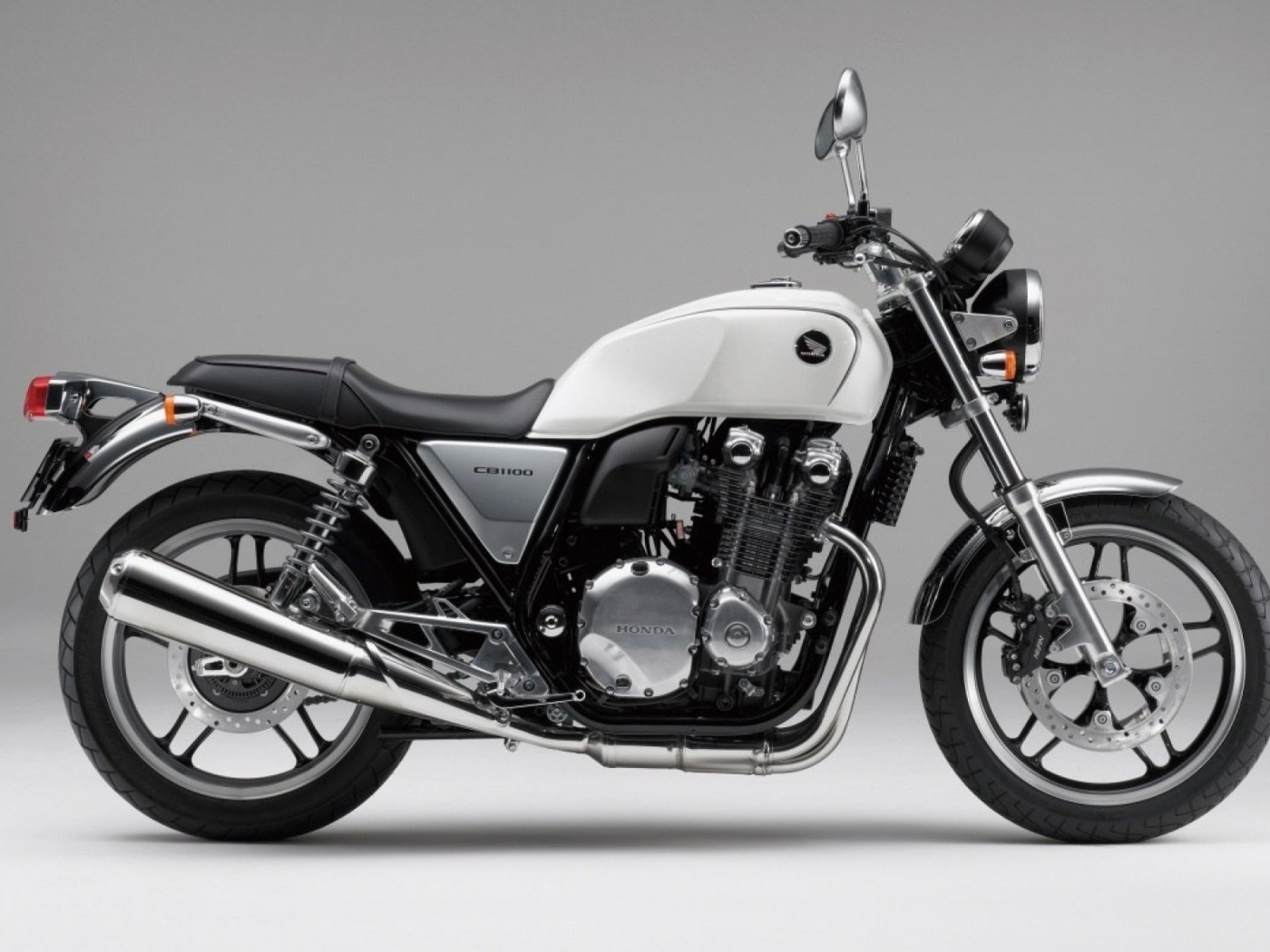 Новый надежный мотоцикл Honda CB 1100