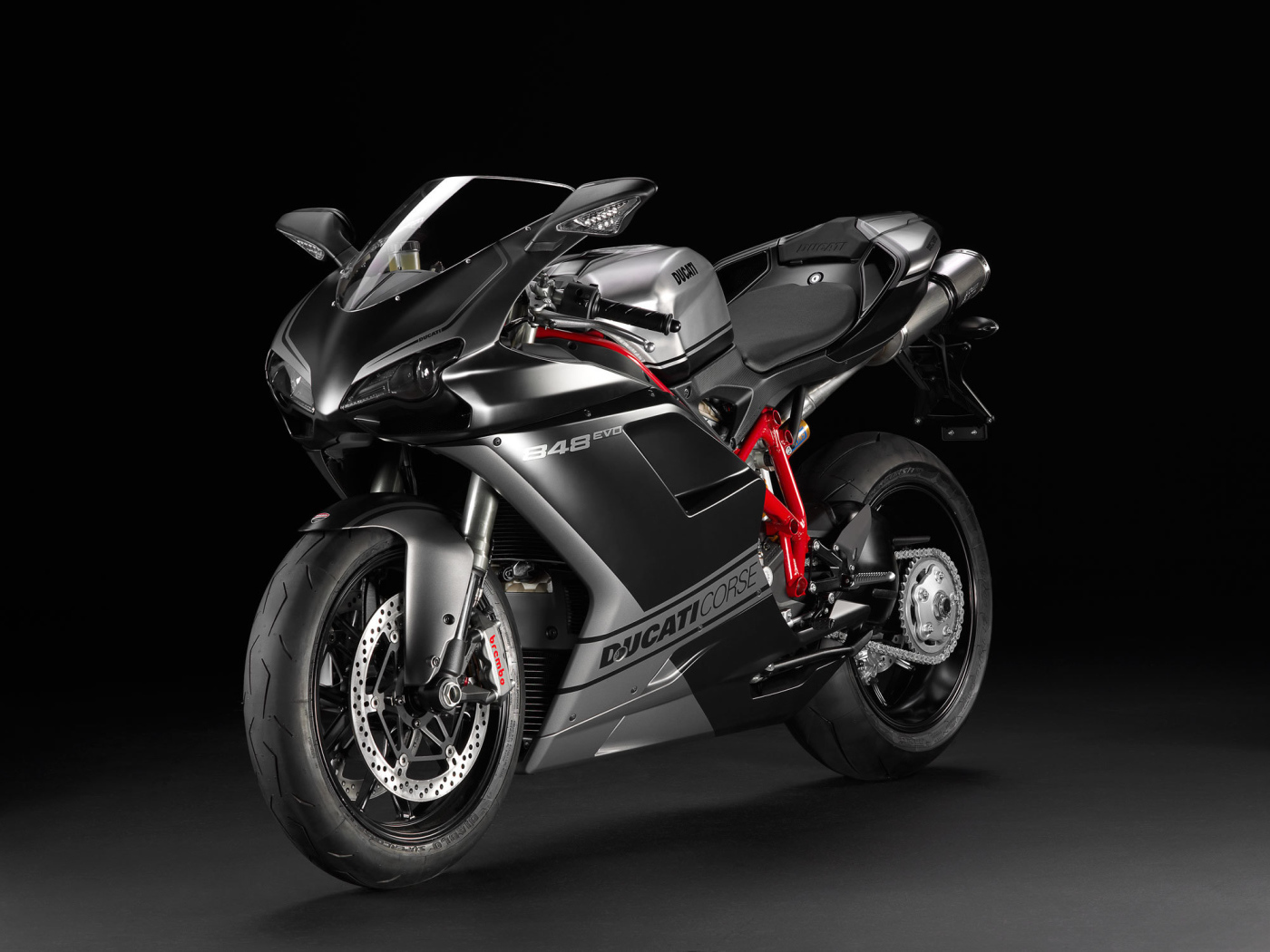 Популярный мотоцикл Ducati Superbike 848 Evo