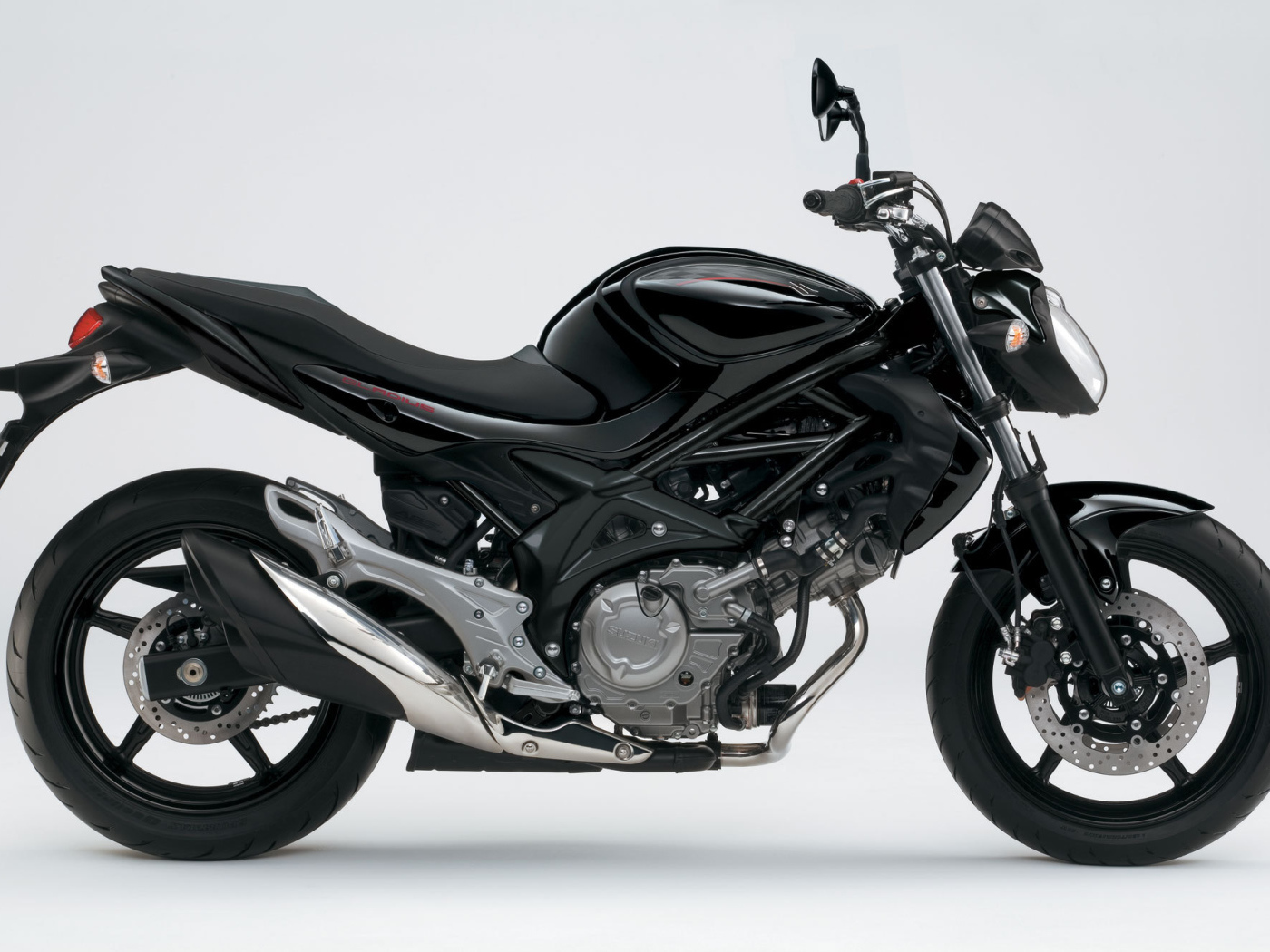 Популярный мотоцикл Suzuki SFV 650
