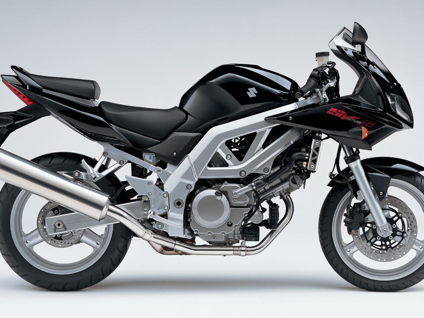 Популярный мотоцикл Suzuki SV 650 S0