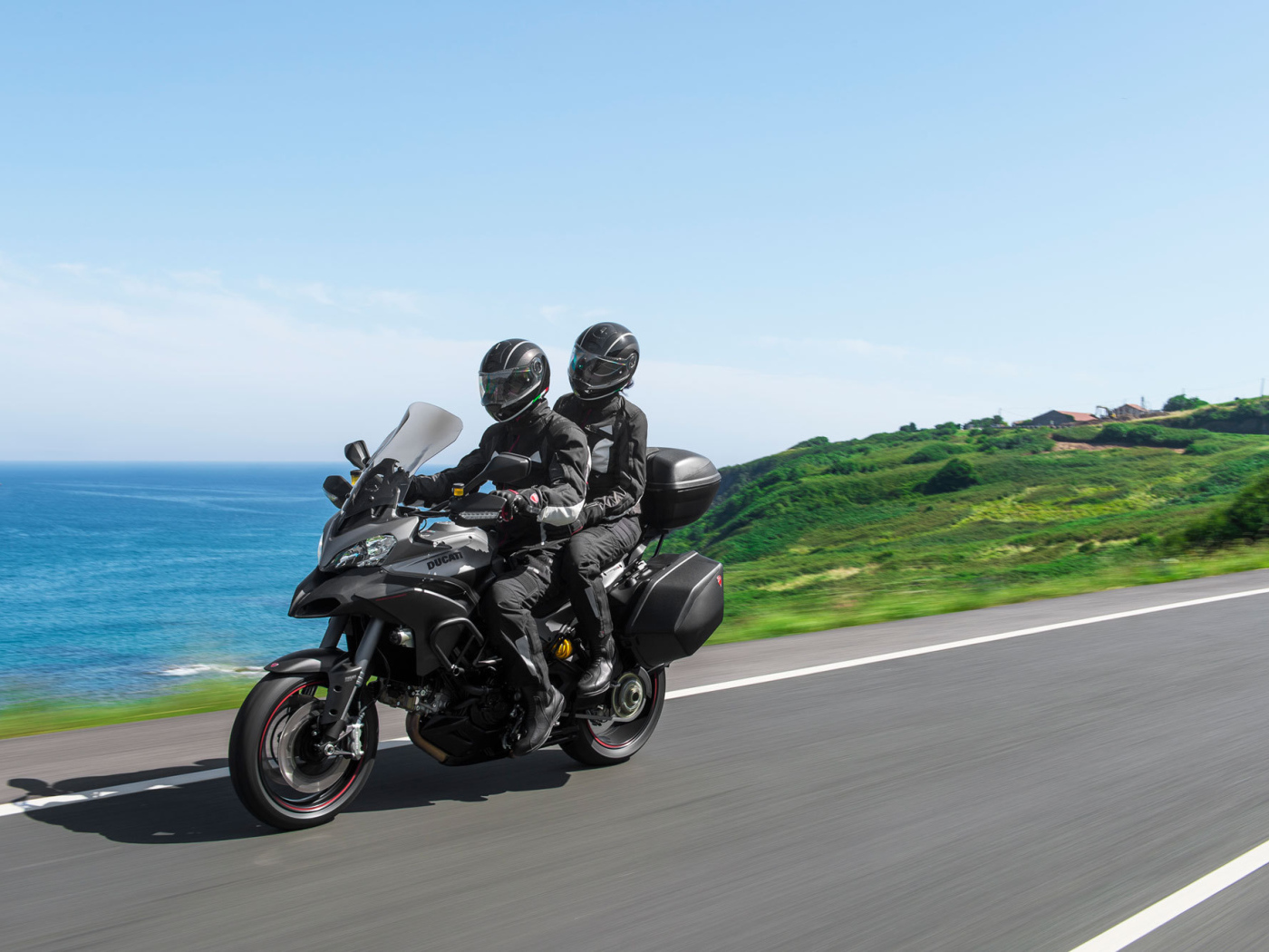 Надежный мотоцикл Ducati Multistrada 1200 S Granturismo