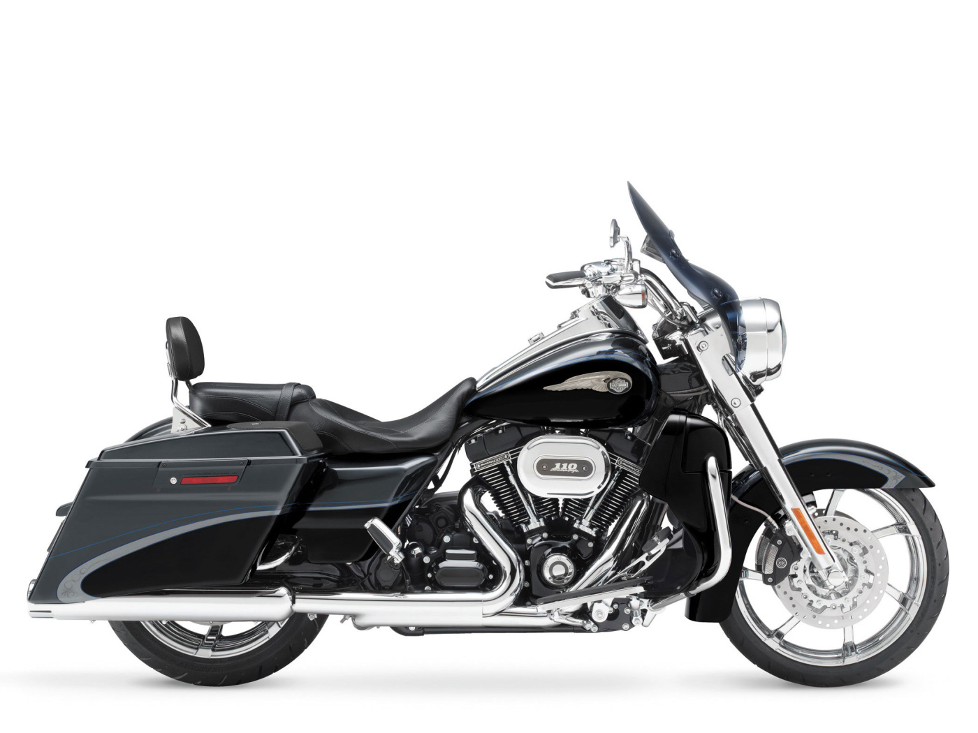 Надежный мотоцикл Harley-Davidson Road King Anniversary Edition