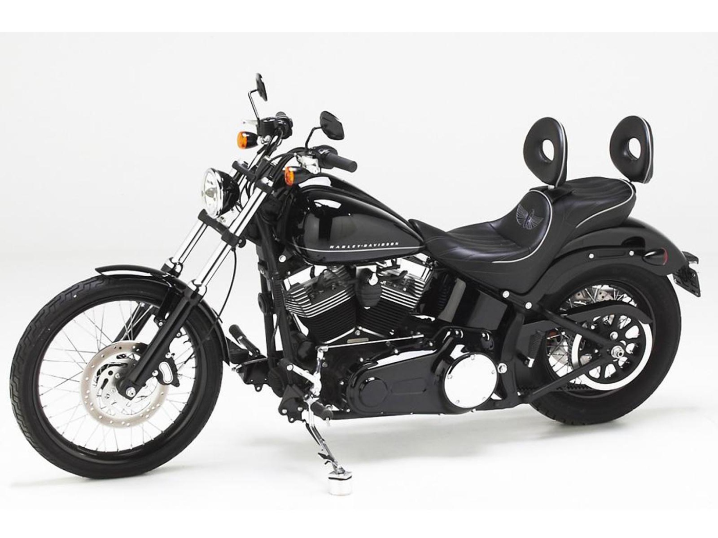 Надежный мотоцикл Harley-Davidson Softail Blackline
