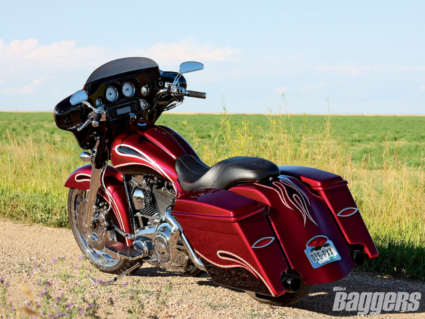 Надежный мотоцикл Harley-Davidson Street Glide