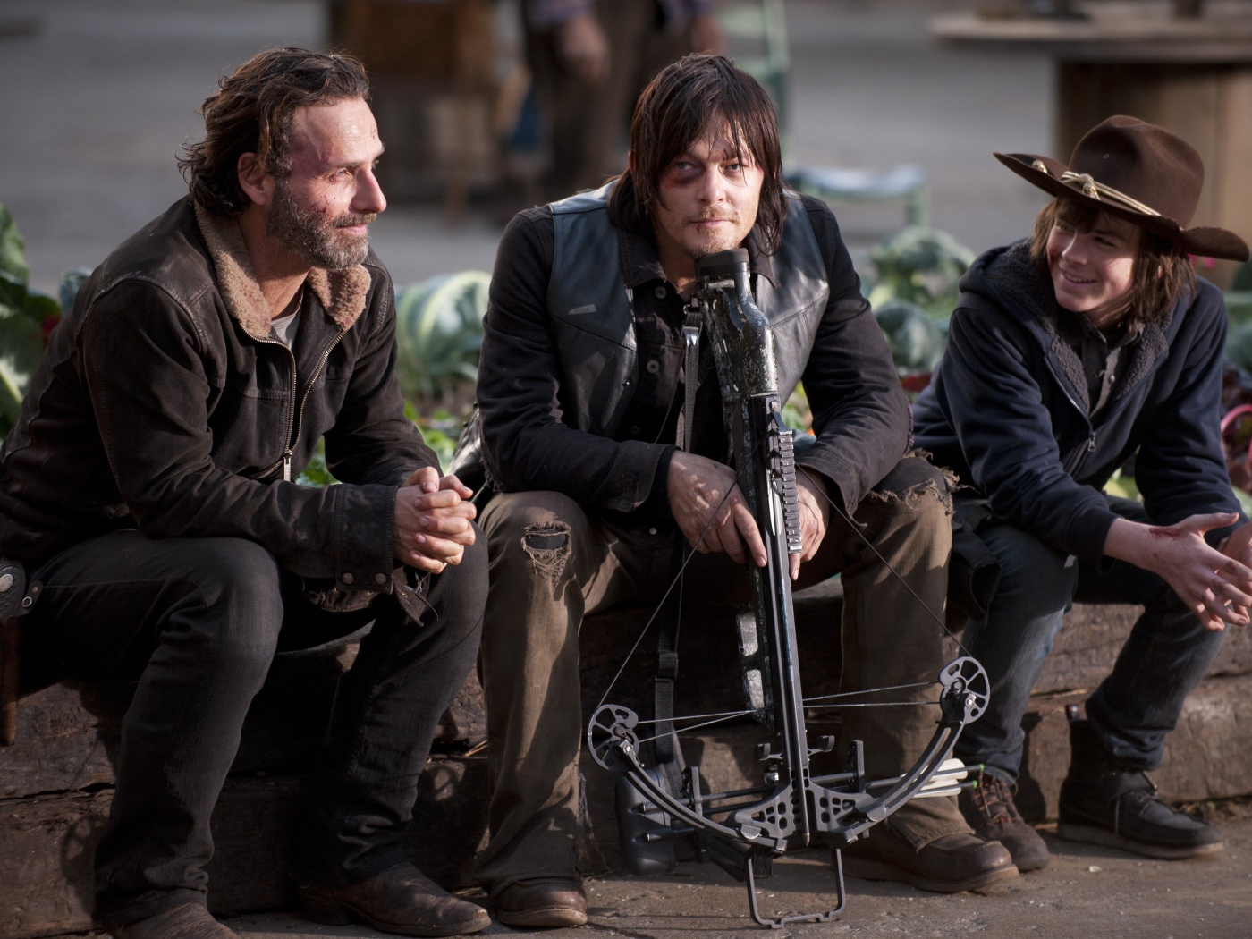 Рик с сыном и Дерилом из Ходячих Мертвецов