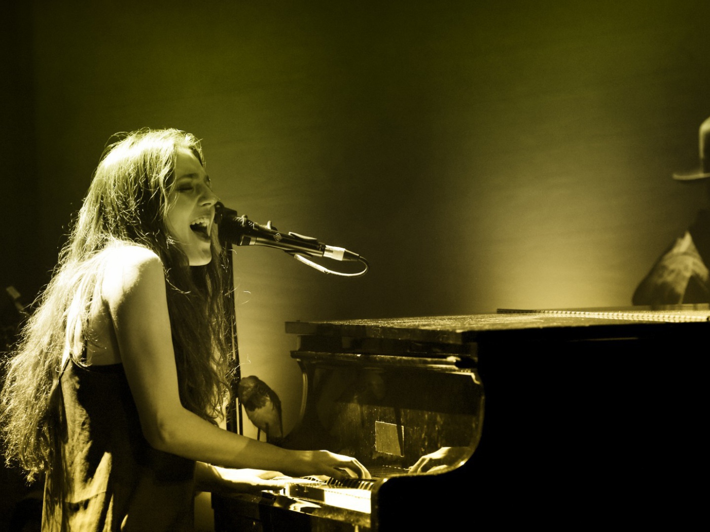 Kомпозитор за роялем