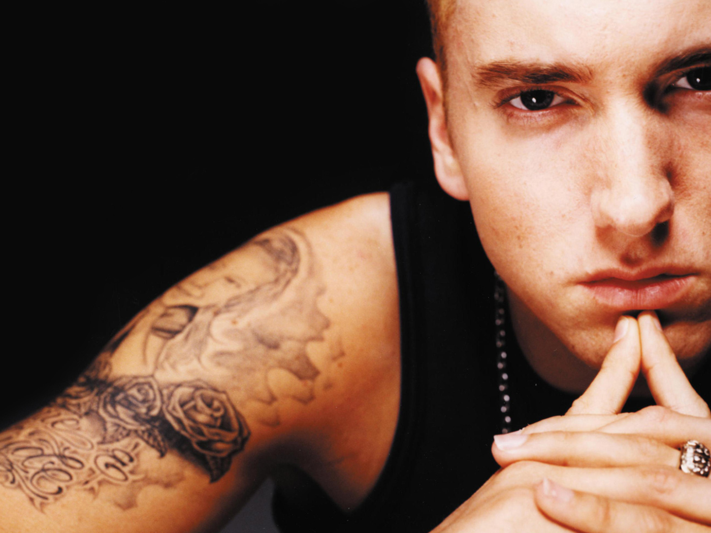 Задумчивый взгляд Eminemа