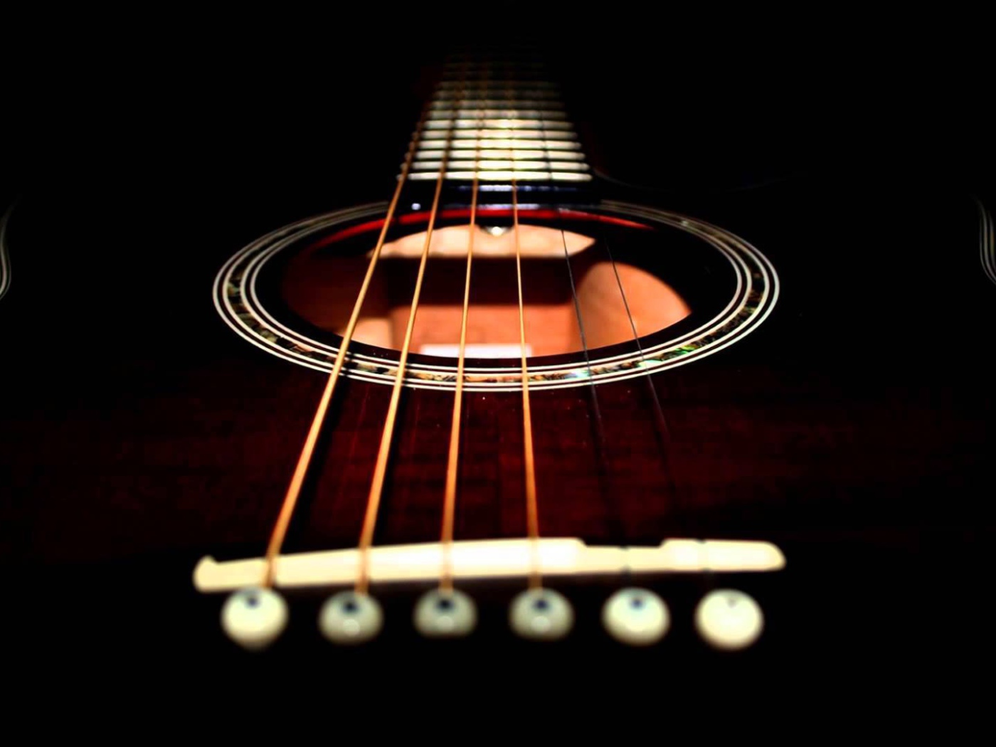 Cтруны на гитаре