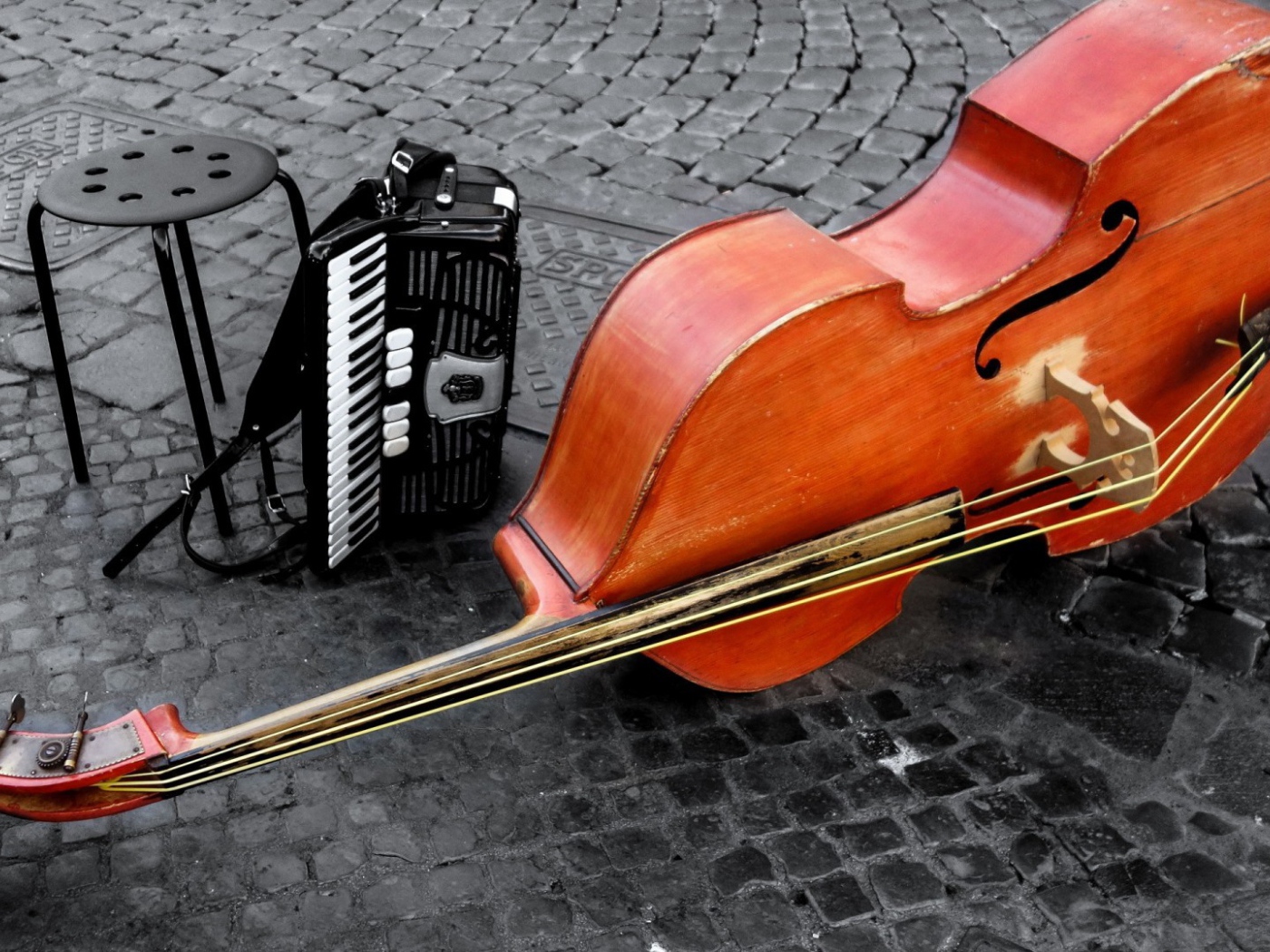 Скрипка и стул