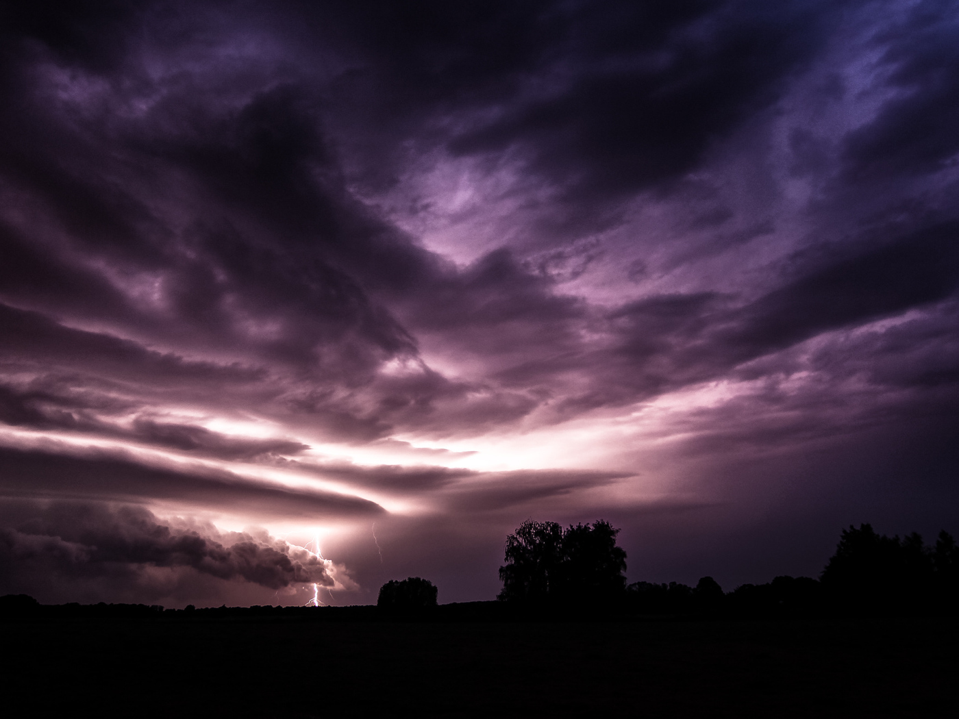 Вечер с грозовыми тучами