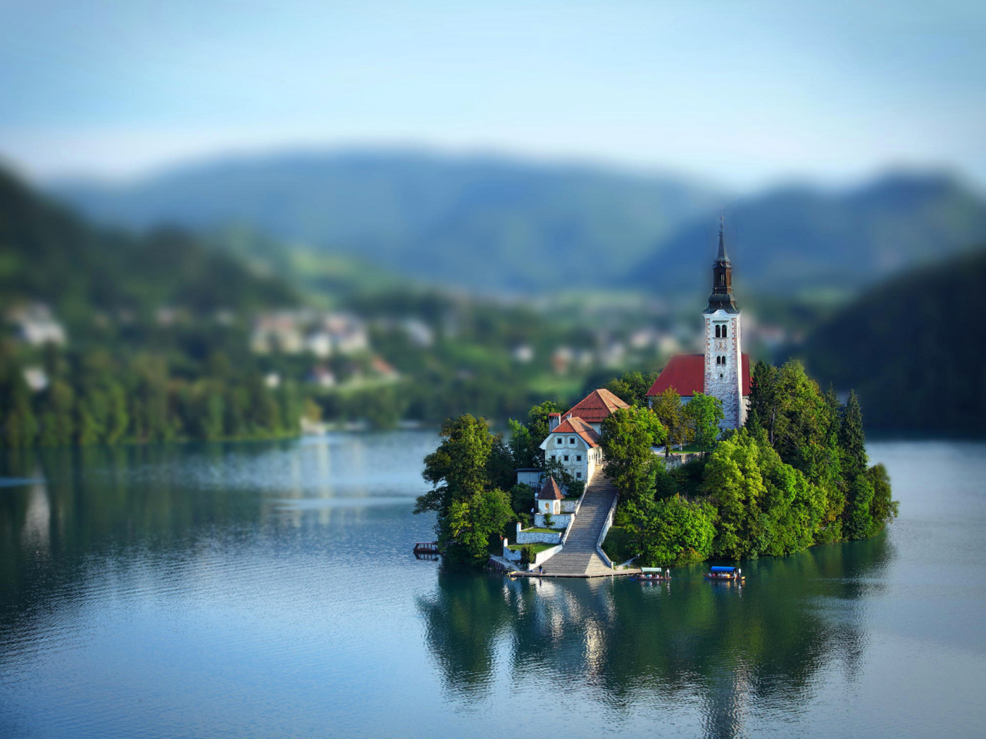 Часовня на острове