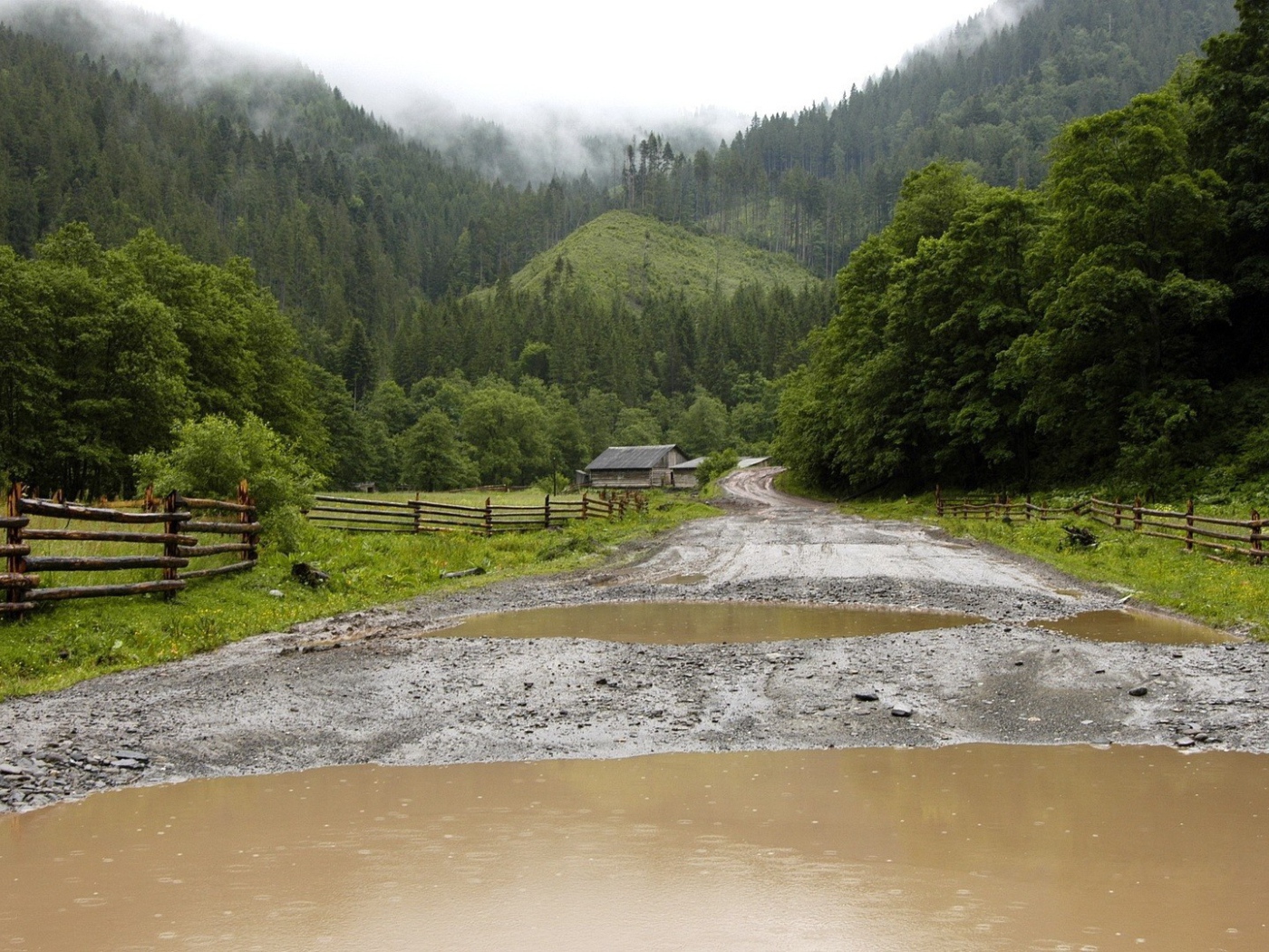 Дождь в горной долине
