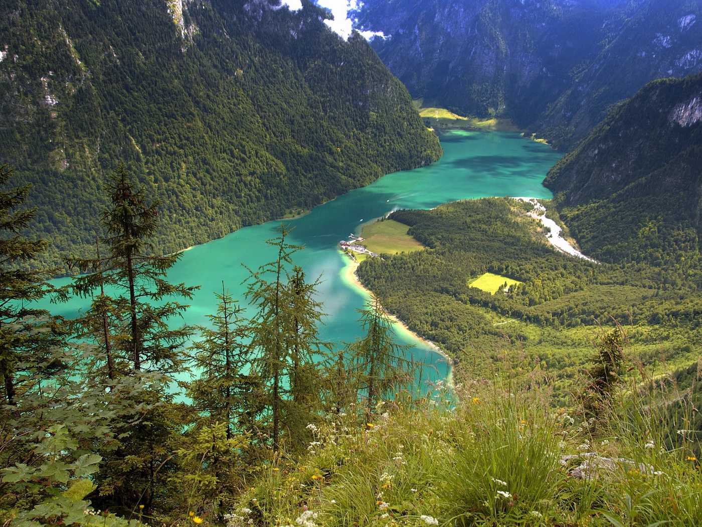 Живописная горная долина