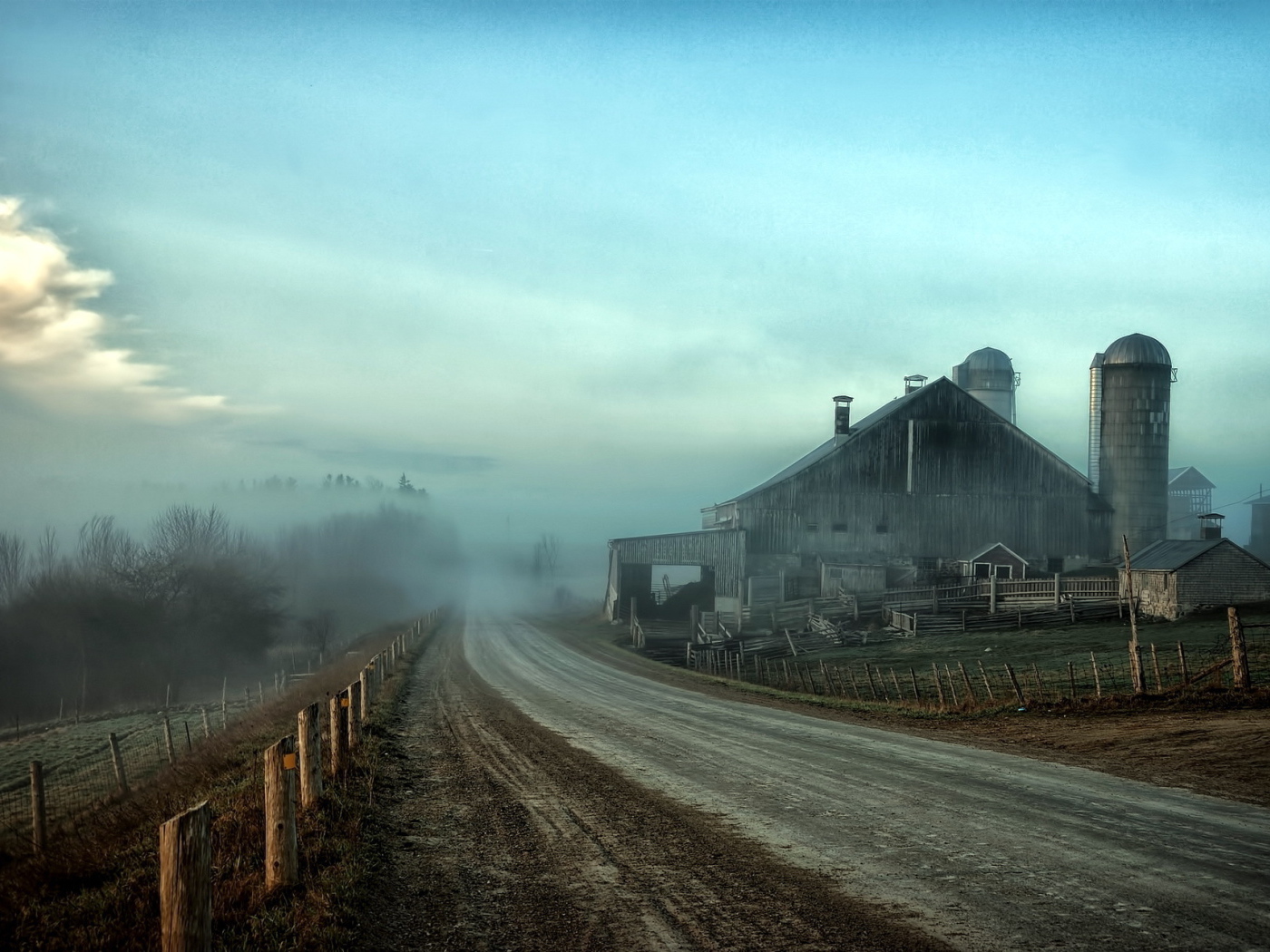 Туман на дороге