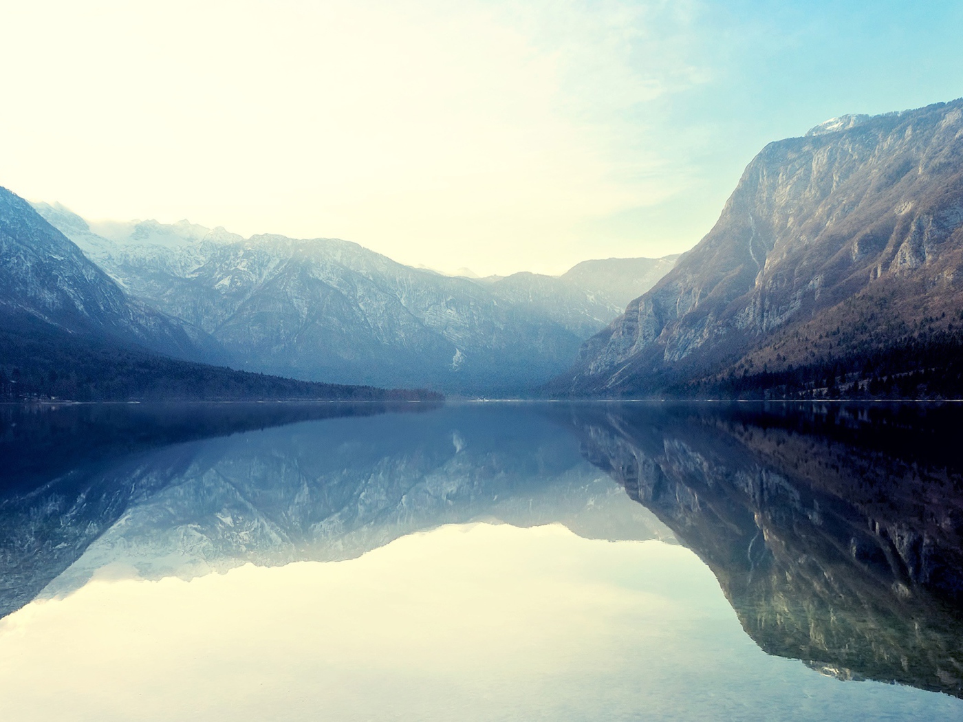 Отражение в озере