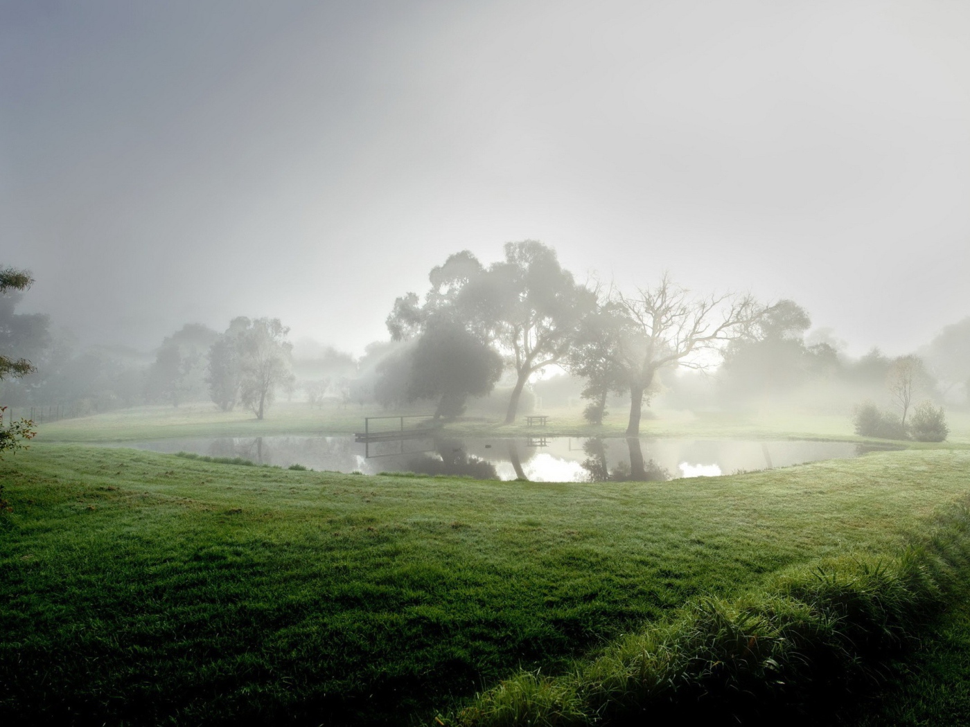 Озеро в тумане