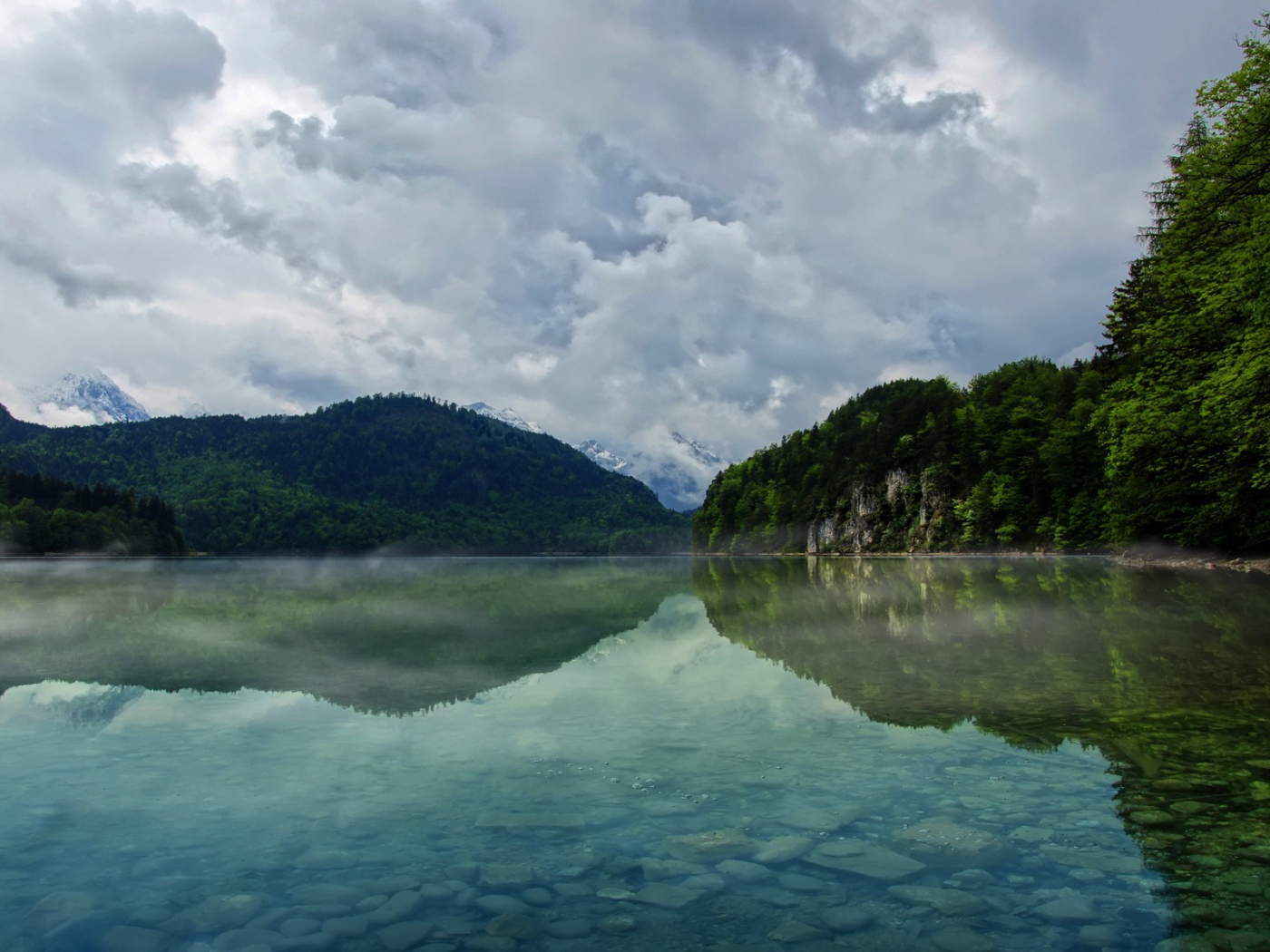 Туман над озером