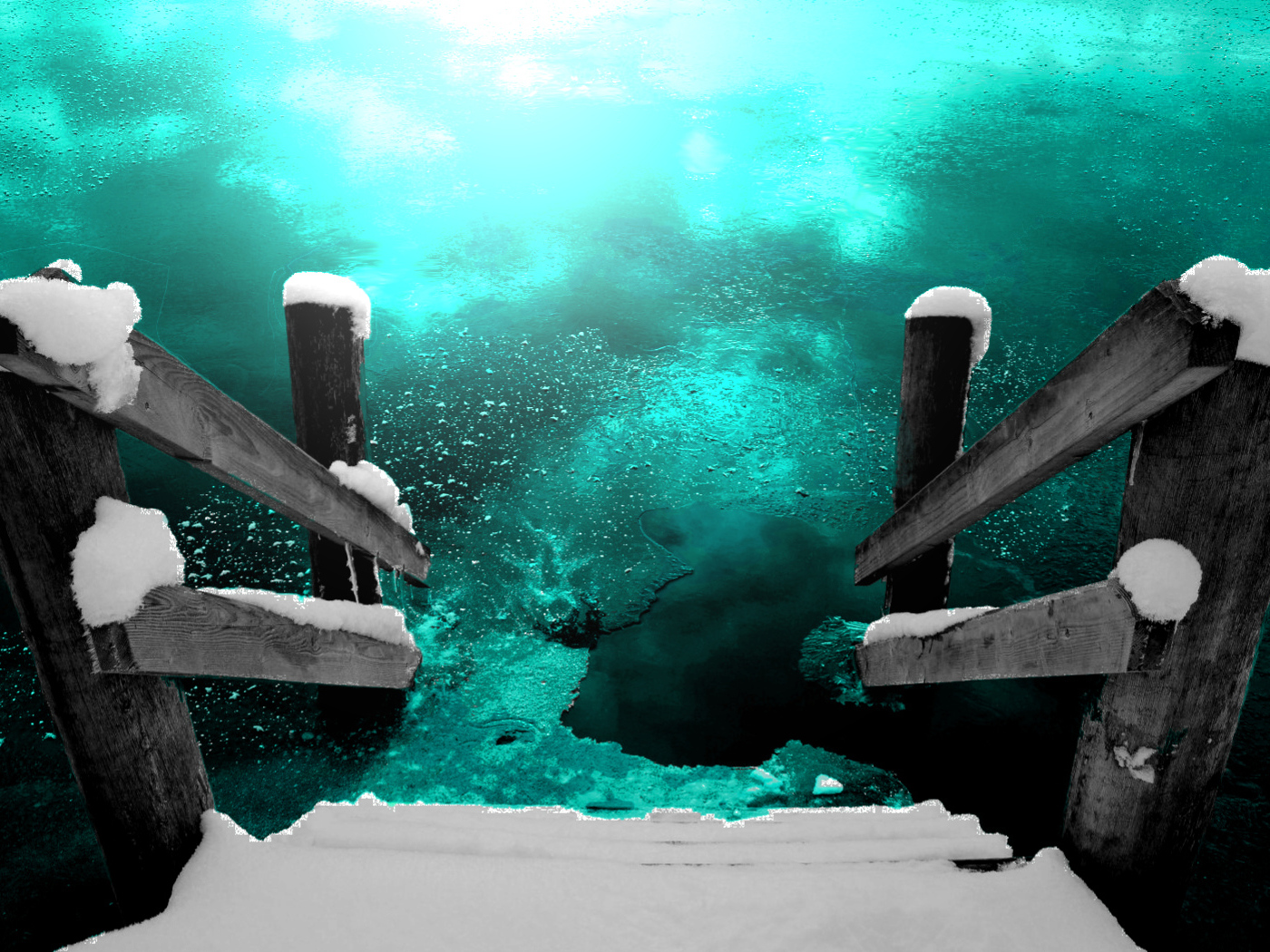 Лестница в ледяную воду