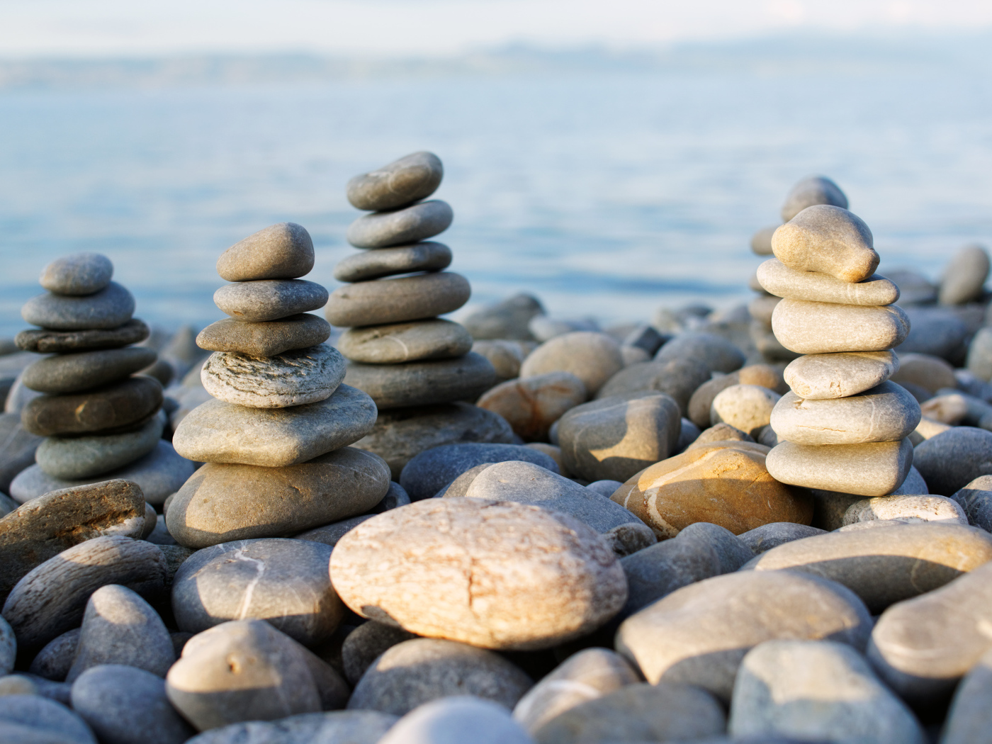 Камни возле моря