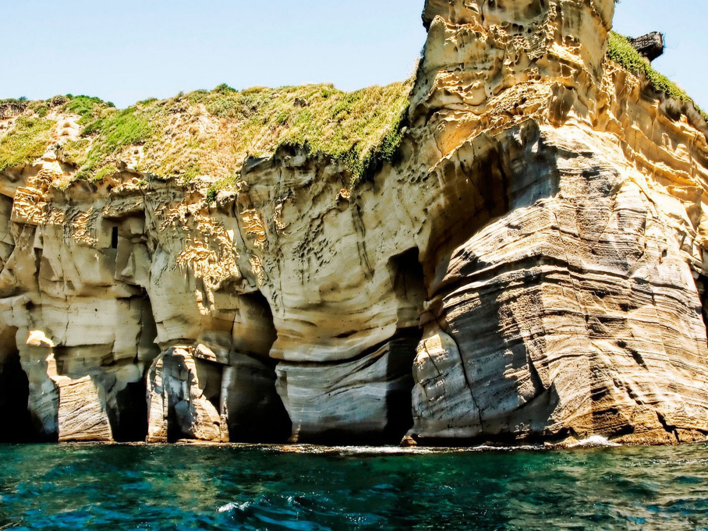 Пещеры промытые водой