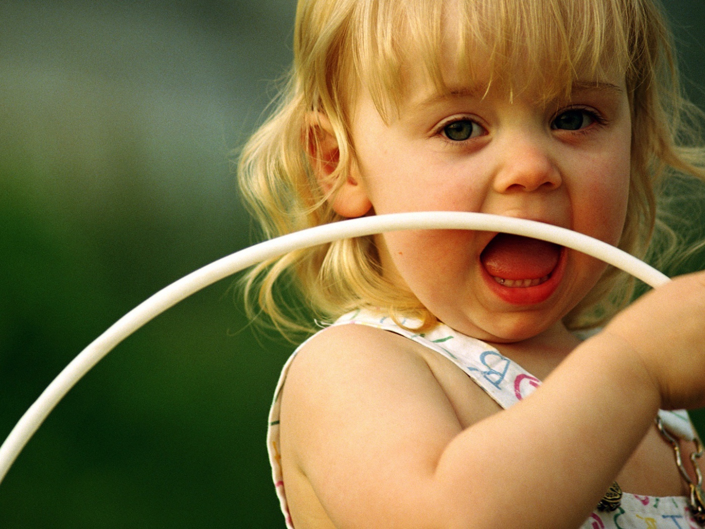 Симпатичная девочка