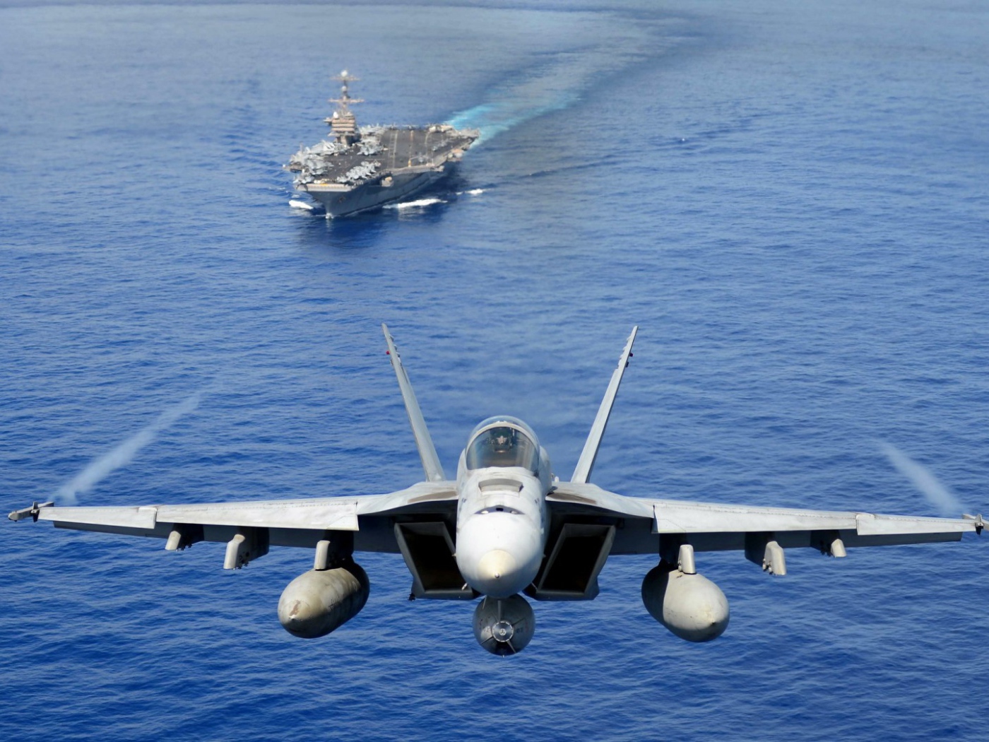 Взлет истребителя с авианосца