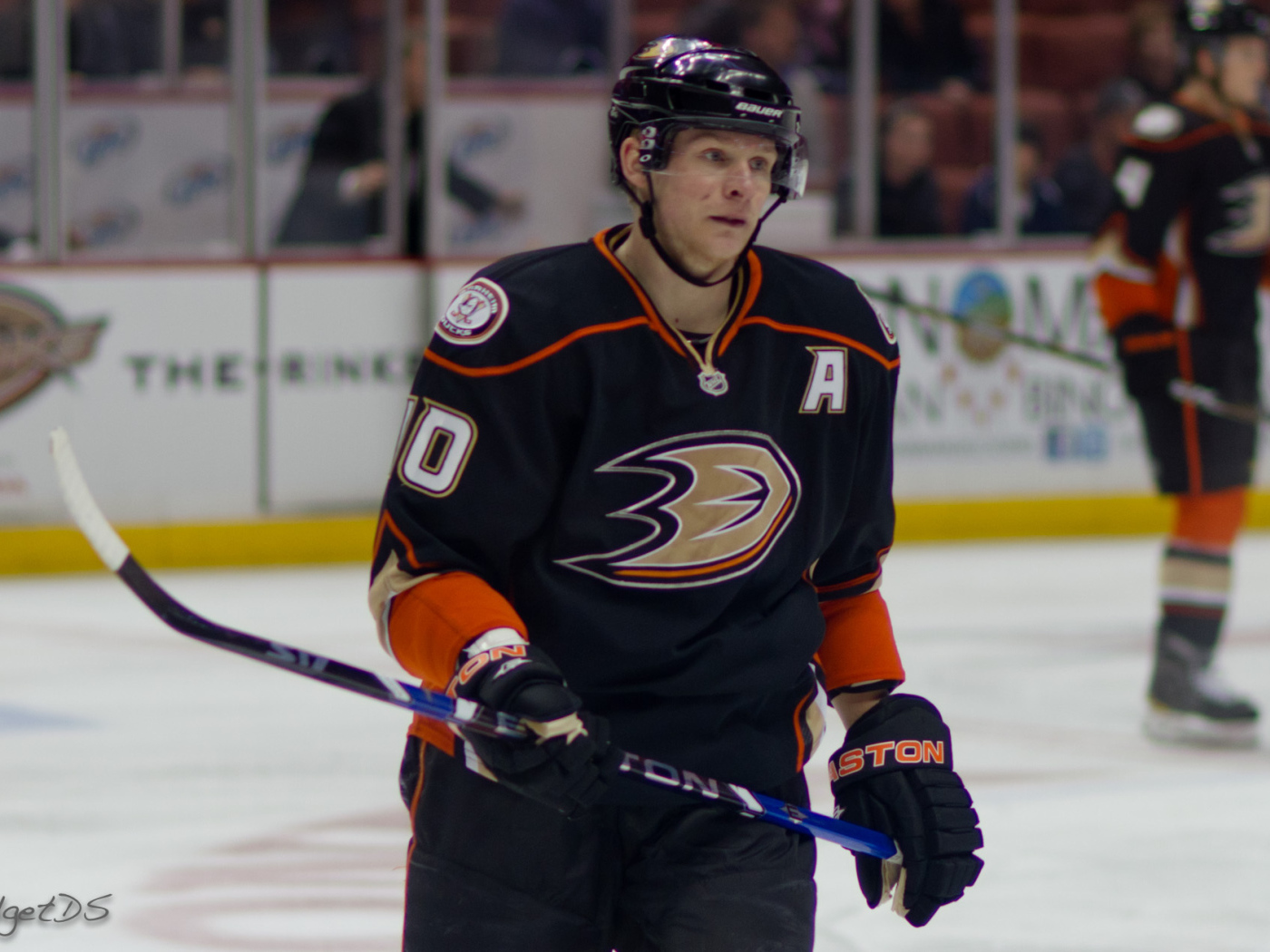 Популярный Хоккеист Кори Перри