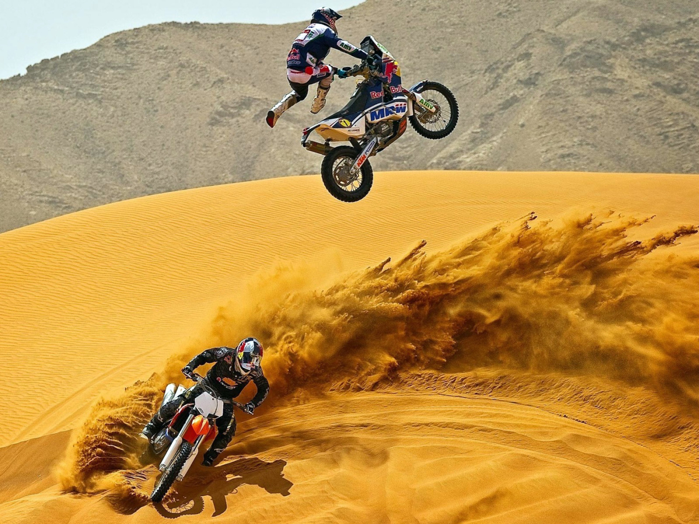 Мотокросс по пустыне