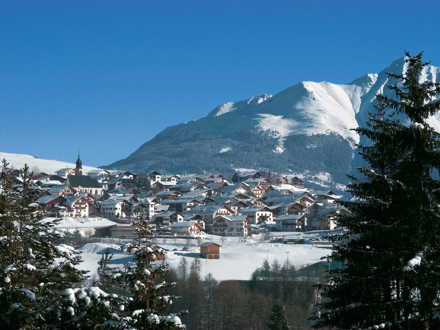 Город на горнолыжном курорте Серфаус, Австрия