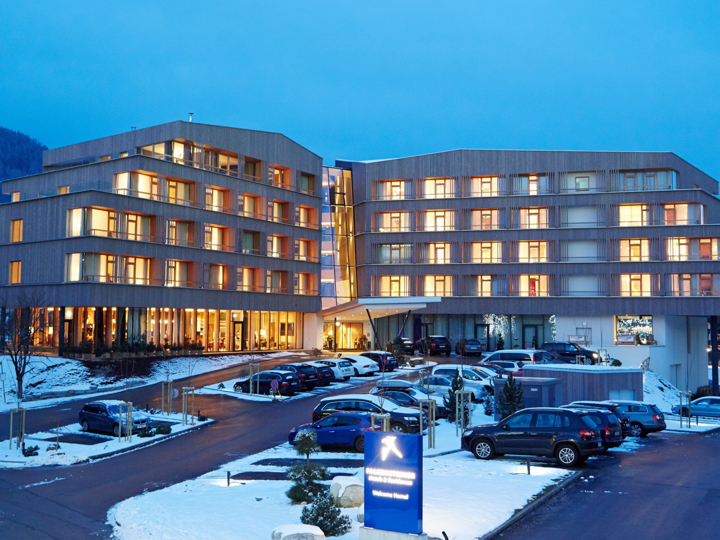 Вечернее сияние на горнолыжном курорте Шладминг, Австрия